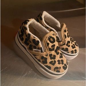 Cheetah baby girl VANS. In perfect shape. Size 3